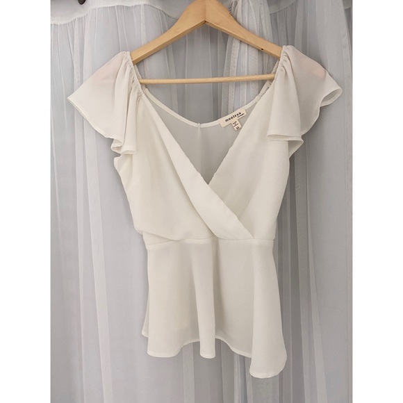 Monteau Tops - 📦 Monteau 🌸 White/cream peplum top